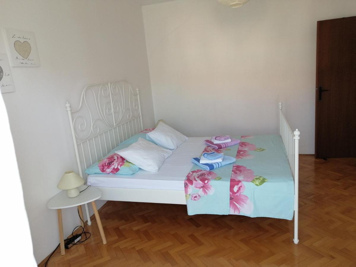 Apartments Stjepic Sukošan Eksteriør bilde